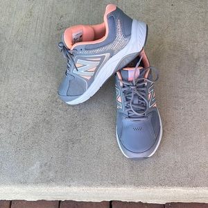 New Balance 847v3 . 9 2 EE